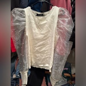 Pearl detailed sheer sleeve top